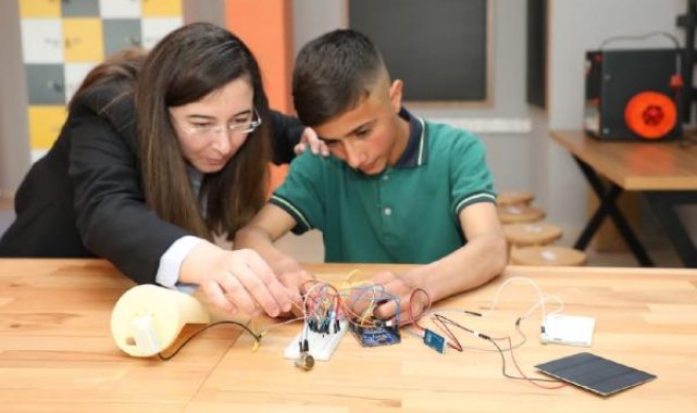Ağrılı lise öğrencisi 'terleyen robot' projesi ile Türkiye finalinde