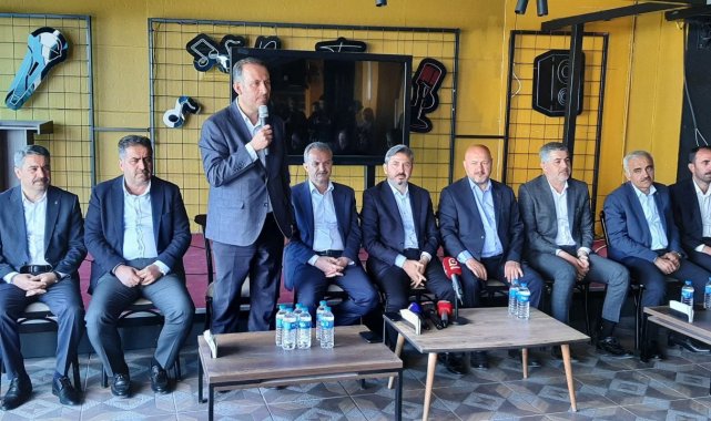 AK Parti, basın mensuplarıyla bir araya geldi