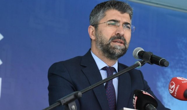 Ak Parti liderini bekliyor