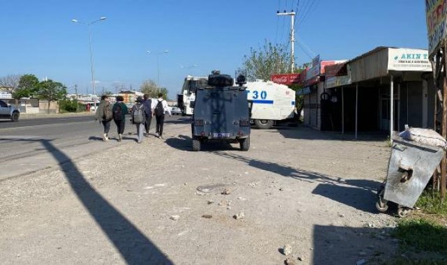 Akraba ailelerin silahlı, sopalı kavgası sonrası polisten mahallede geniş güvenlik önlemi