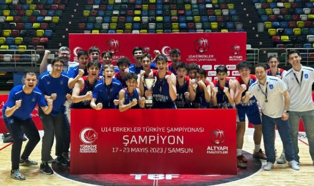 Anadolu Efes U14 Takımı, namağlup Türkiye şampiyonu