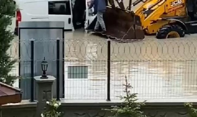 Ankara'da sağanak; yollar göle döndü, mahsur kalanlar kurtarıldı
