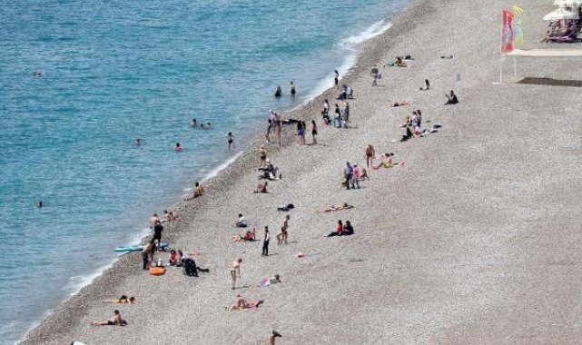 Antalya'da dün sağanak etkili oldu, bugün deniz havası