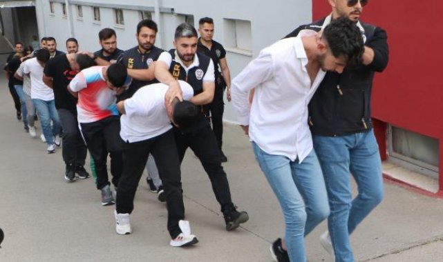 Araç satın almak isteyenleri 'sazan sarmalı' yöntemiyle dolandıran çeteye operasyon