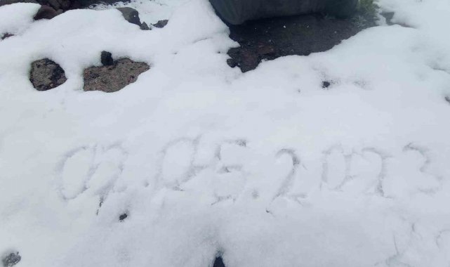 Artvin'in yüksek kesimlerine Mayıs ayında kar sürprizi