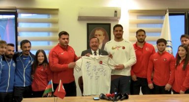 ASKİ Spor Kulübü'nün madalya kazanan sporcuları medyayla buluştu
