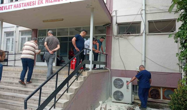 Atılan çöpler tutuşunca klima motoru yandı