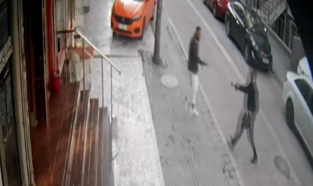 Avcılar'da alıcı gibi gitti, motosikleti çalıp kaçtı