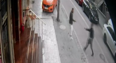 Avcılar'da alıcı gibi gitti, motosikleti çalıp kaçtı