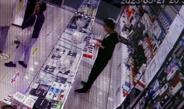Avcılar'da ilk iş gününde cep telefonu çaldı