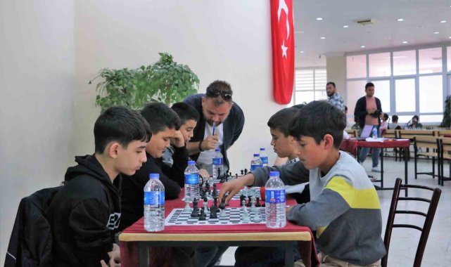 Aydın Büyükşehir Belediyesi'nin satranç turnuvasına yoğun ilgi