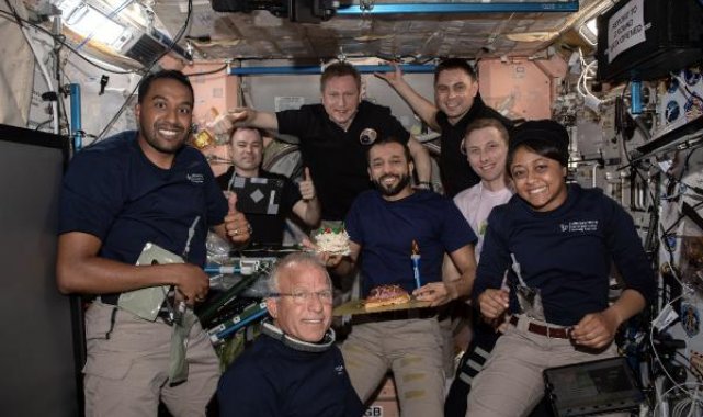 BAE'li astronot uzayda doğum günü kutladı