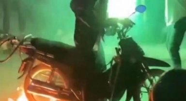 Bağcılar'daki asker eğlencesinde 'yakan' gösteri