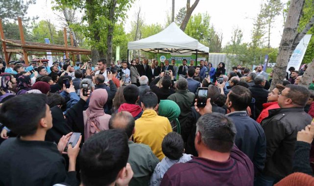 Bakan Akar'a Büyükşehir Pikniğinde yoğun ilgi
