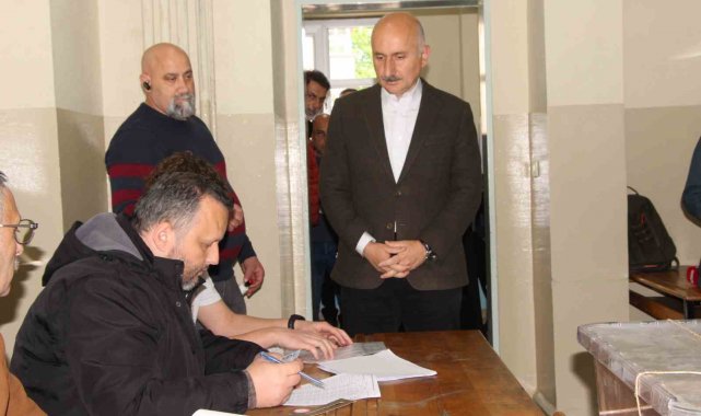 Bakan Karaismailoğlu, Trabzon'da oyunu kullandı