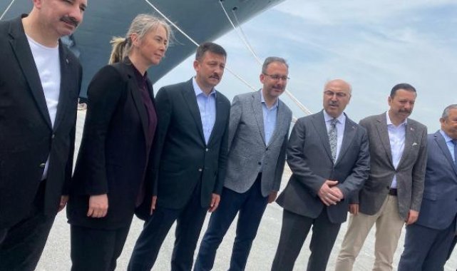 Bakan Kasapoğlu, TCG Anadolu'yu ziyaret etti: Bu gurur, hepimizin gururu