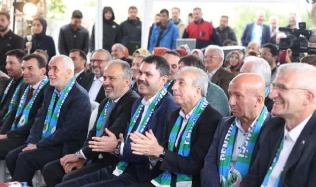 Bakan Kurum Rizeliler ve Bitlisliler Derneği'ni ziyaret etti