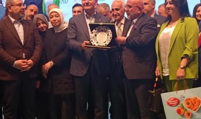 Bakan Soylu Malatya İş İnsanları Derneği üyeleriyle bir araya geldi