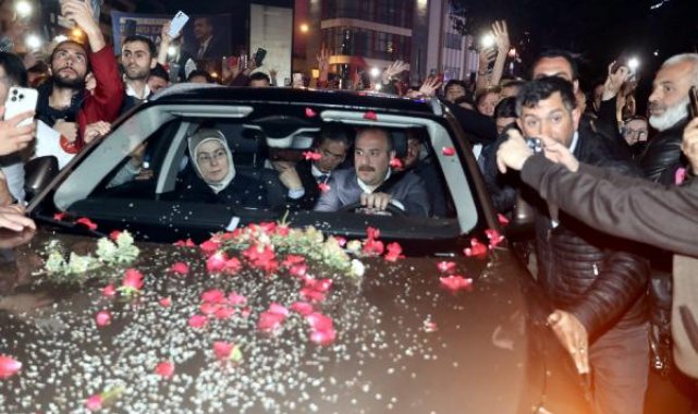 Bakan Varank: Gençlerin sesinin Meclis'te duyulmasını önemsiyoruz