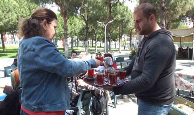 Balıkesir'de Çölyaklılar geleneksel kahvaltıda bir araya geldi