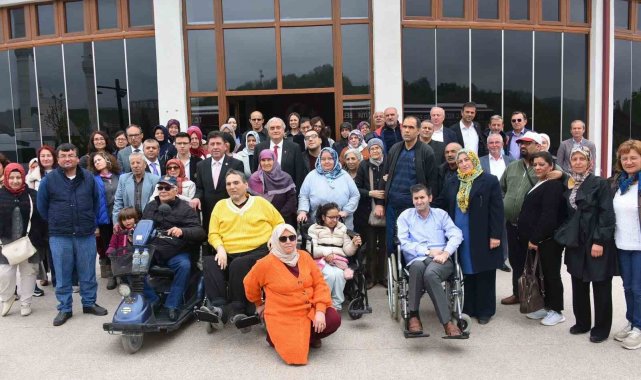 Başkan Bakkalcıoğlu Engelliler Derneği üyeleri ile bir araya geldi
