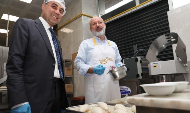 Başkan Çolakbayrakdar, glütensiz yağlama ve ekmek pişirdi