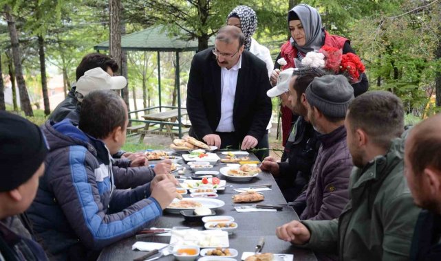 Başkan Doğan, belediye işçileriyle kahvaltıda bir araya geldi