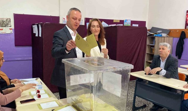 Başkan Ömer Selim Alan oyunu kullandı