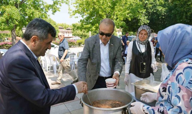 Başkan Uzundemir Müftülük hayır panayırına katıldı