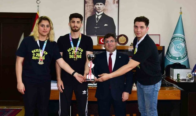 BAÜN Rektörü Oğurlu, Şampiyon Boksörlerle buluştu