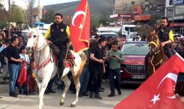 Bayburt'ta Togg'a cirit atıyla karşılama