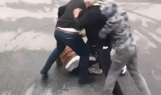 Bayrampaşa'da yan baktın kavgası kamerada