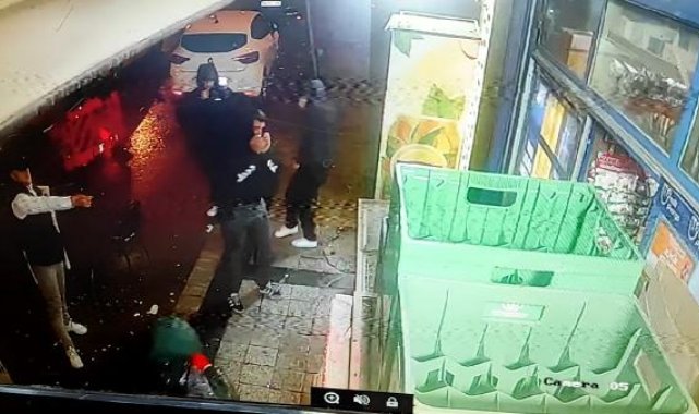 Beyoğlu'nda büfeye silahlı saldırı kamerada