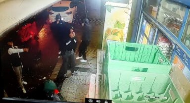 Beyoğlu'nda büfeye silahlı saldırı kamerada