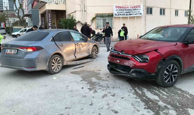 Bilecik'te trafik kazası, 3 kişi yaralandı