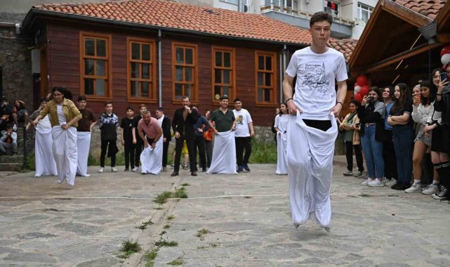 Bilgi Evi öğrencileri yıl sonu etkinliğinde doyasıya eğlendi