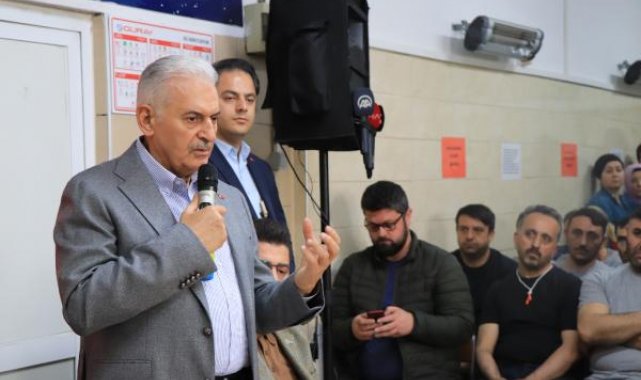 Binali Yıldırım Eyüpsultan'da fabrika çalışanlarıyla biraraya geldi