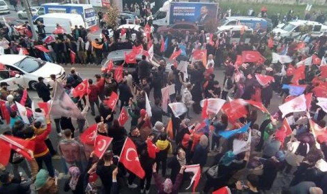 Bolu'da AK Parti seçmenlerinden kutlama