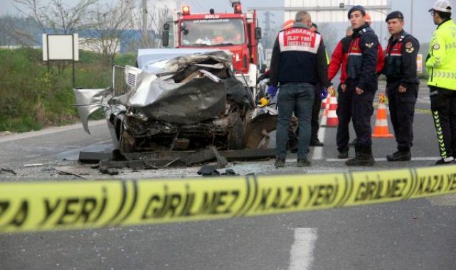 Bolu'da TIR'a arkadan çarpan otomobilin sürücüsü öldü
