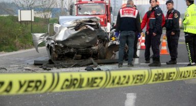 Bolu'da TIR'a arkadan çarpan otomobilin sürücüsü öldü