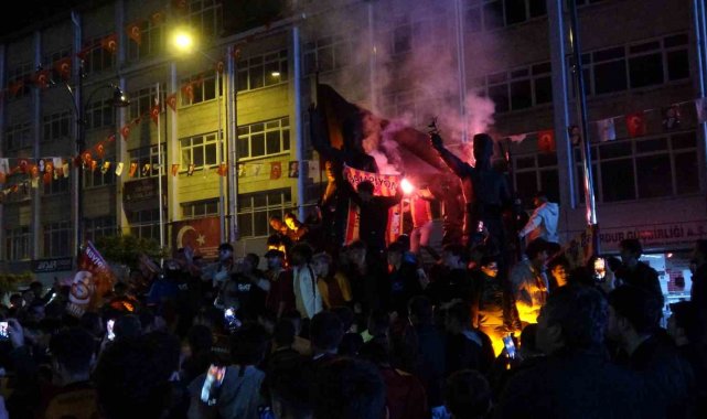 Burdur'da şampiyonluk kutlamaları az daha faciaya dönüşüyordu