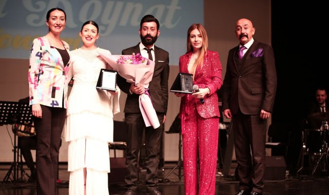 Bursa'da unutulmayan şarkılarla müzik dolu gece