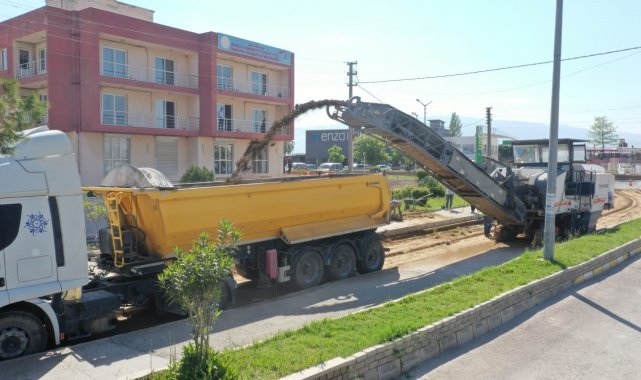 Büyükşehir, Aydın'ın yollarını yenileniyor