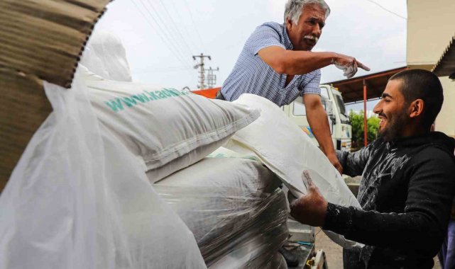 Büyükşehir çiftçiye kaolin kili dağıttı