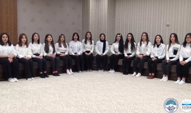 Büyükşehir KAYMEK Gençlik Korosu'ndan Anneler Günü sürprizi