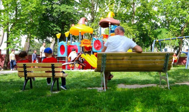 Büyükşehir parklara renk kattı