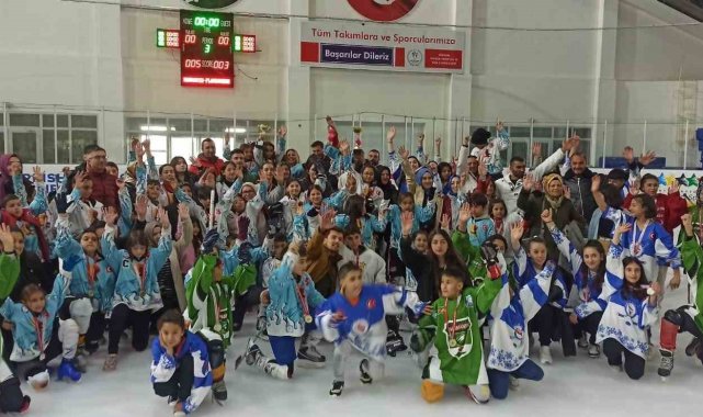Buz Hokeyi'nde nefesler kesildi