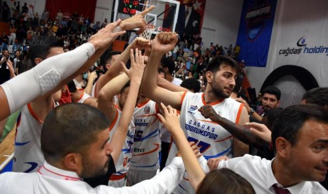 Çağdaş Bodrum Spor kupasına kavuştu