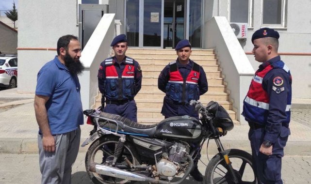 Çalınan motosiklet bulunarak sahibine teslim edildi