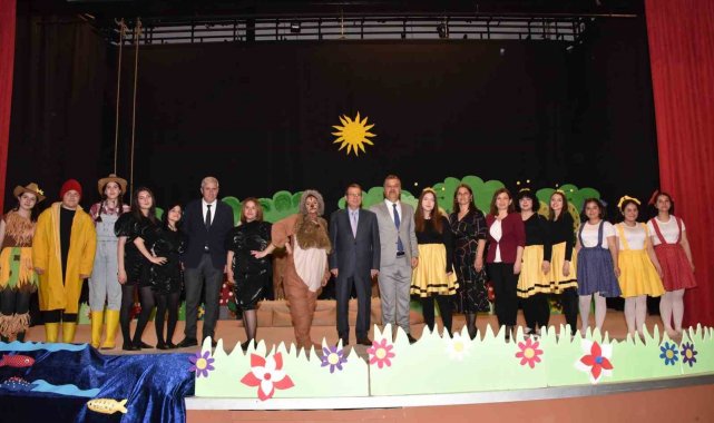 Çan Karşıyaka Hacı Fatma Bodur Mesleki ve Teknik Anadolu Lisesi'nden tiyatro gösterisi